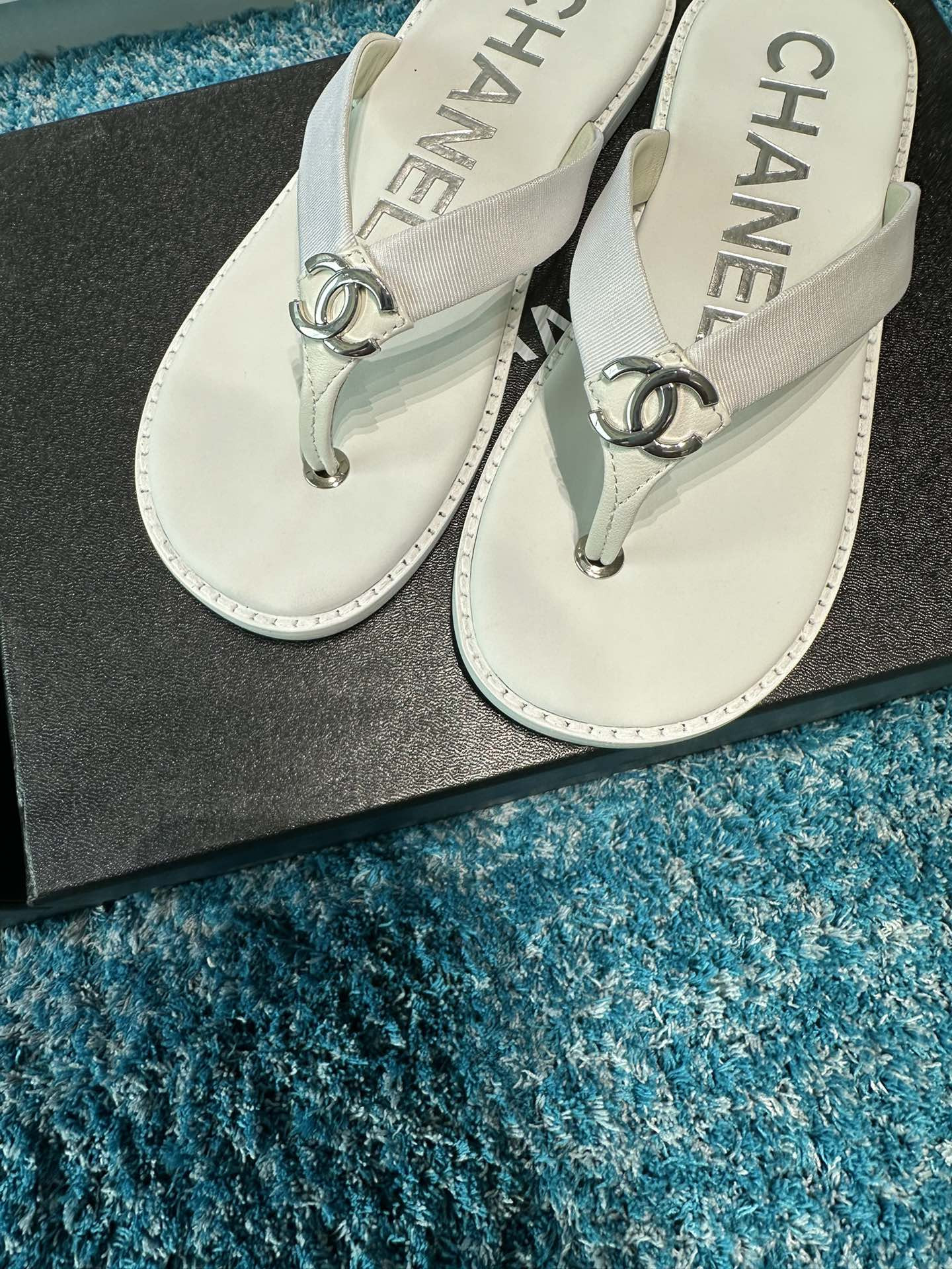 UA Ch**el THONGS