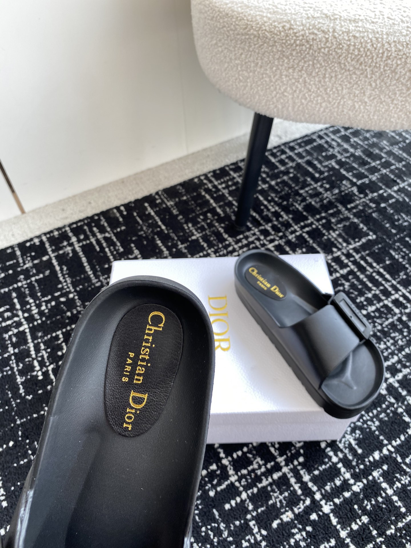 UA D10r Slide Black
