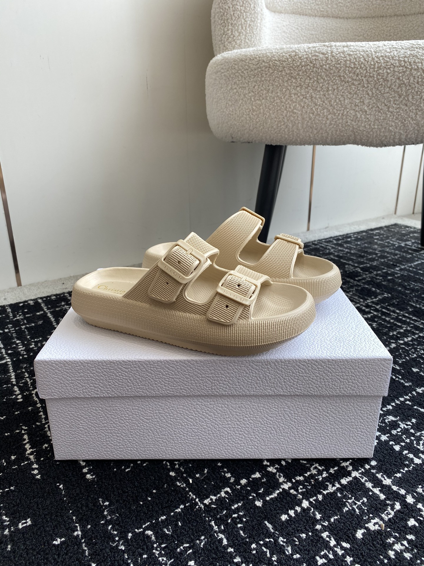UA D10r Slide