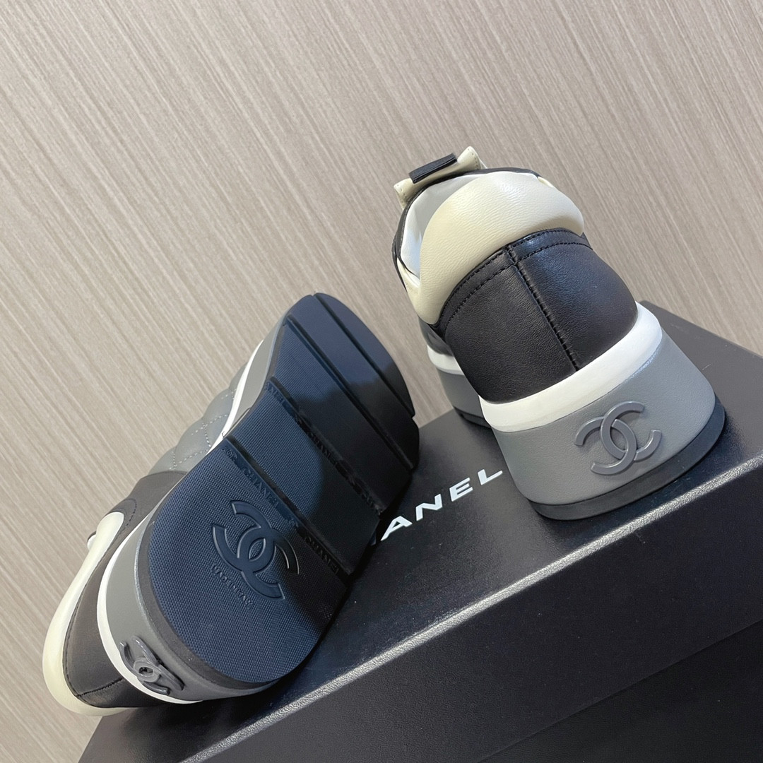 UA Ch**el SNEAKERS