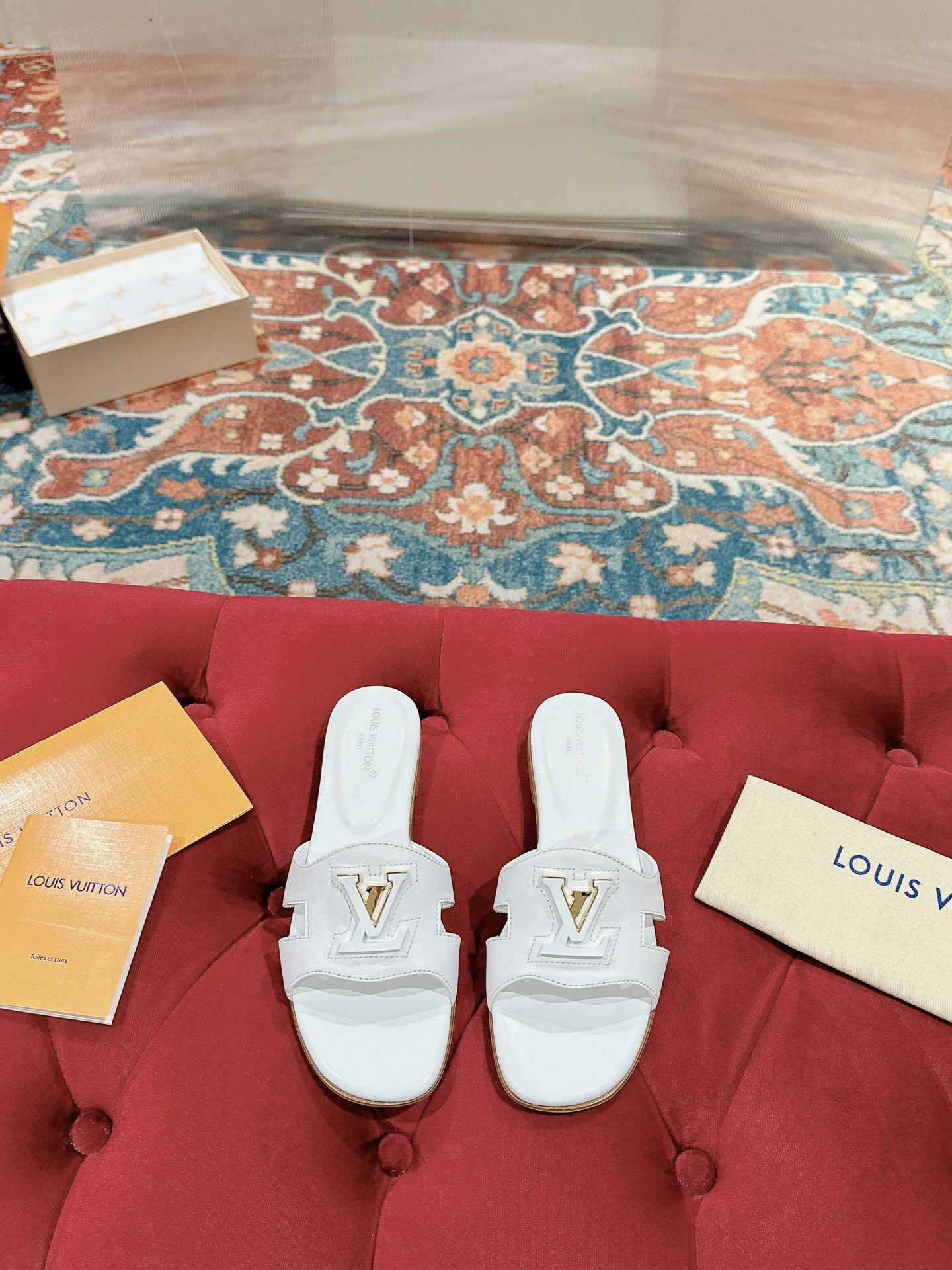UA LV Flat Mule