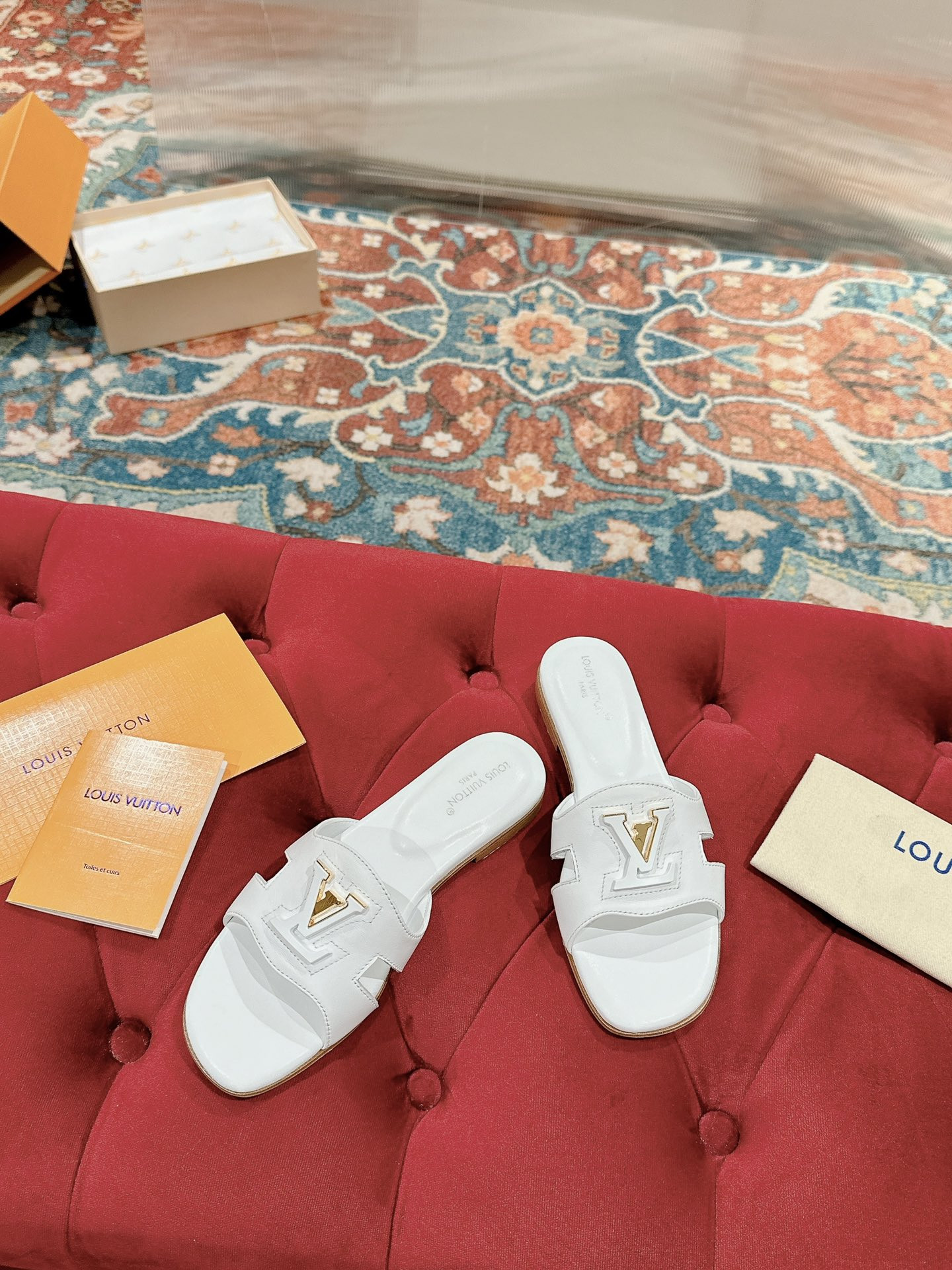 UA LV Flat Mule