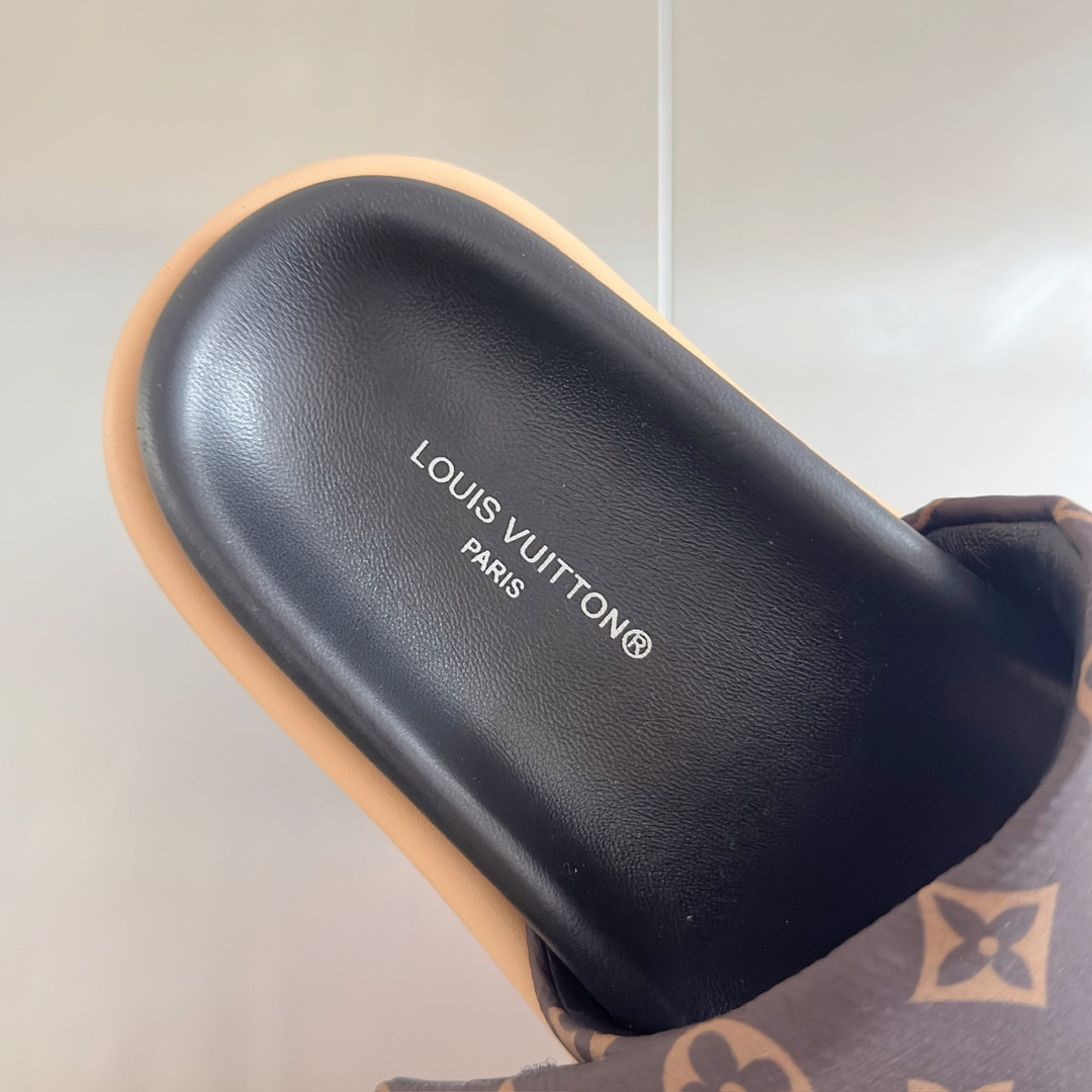 LV Pool Pillow Flat Comfort Mule