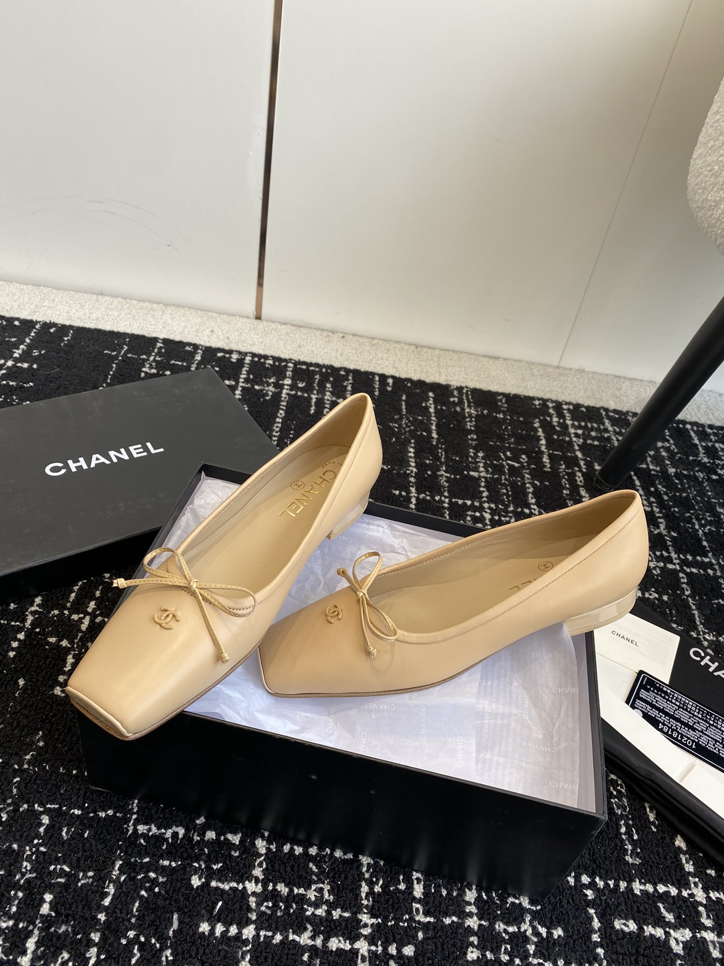 UA Ch**el VINTAGE BALLET FLATS