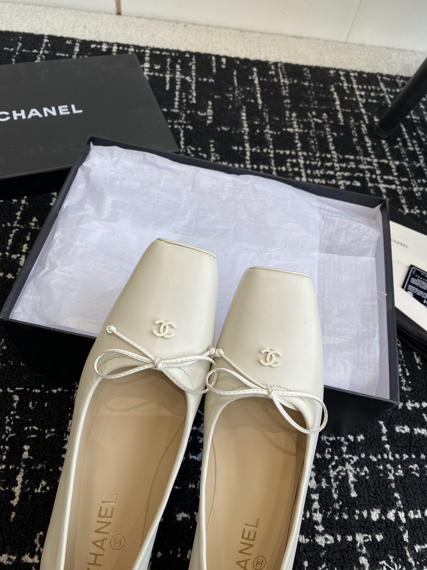 UA Ch**el VINTAGE BALLET FLATS