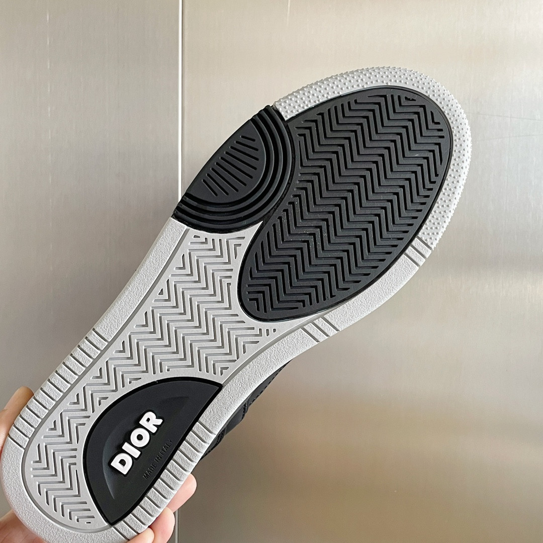 UA D10r B27 Sneaker