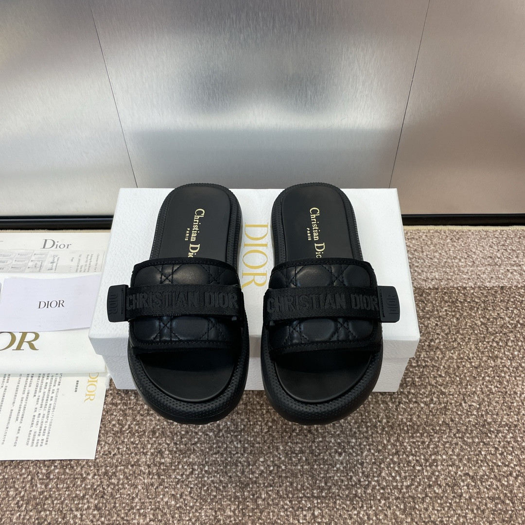 UA D10r D10riviera Dio(r)evolution Slide