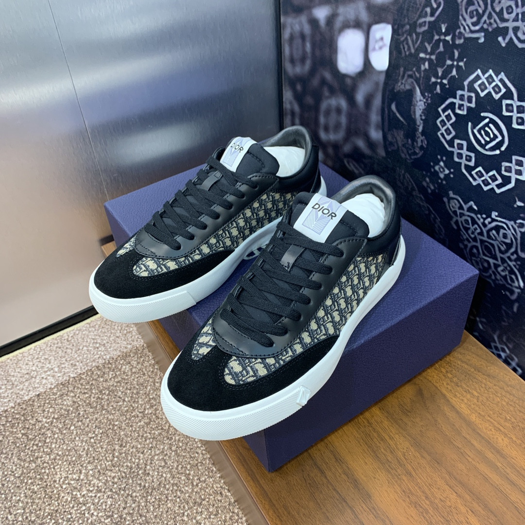 UA D10r B101 Sneaker