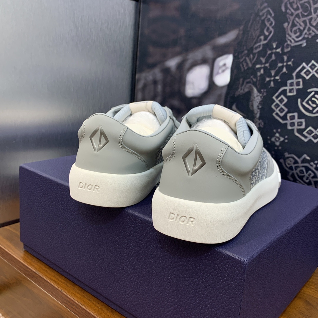 UA D10r B101 Sneaker