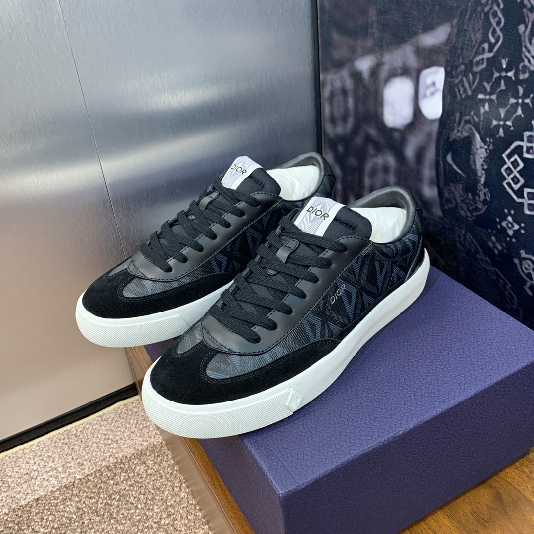 UA D10r B101 Sneaker