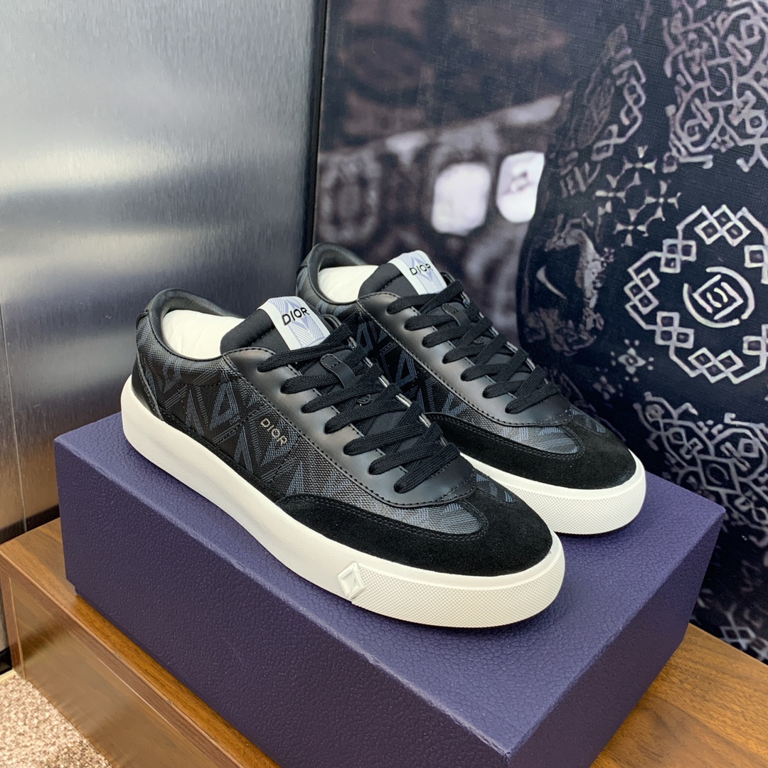 UA D10r B101 Sneaker