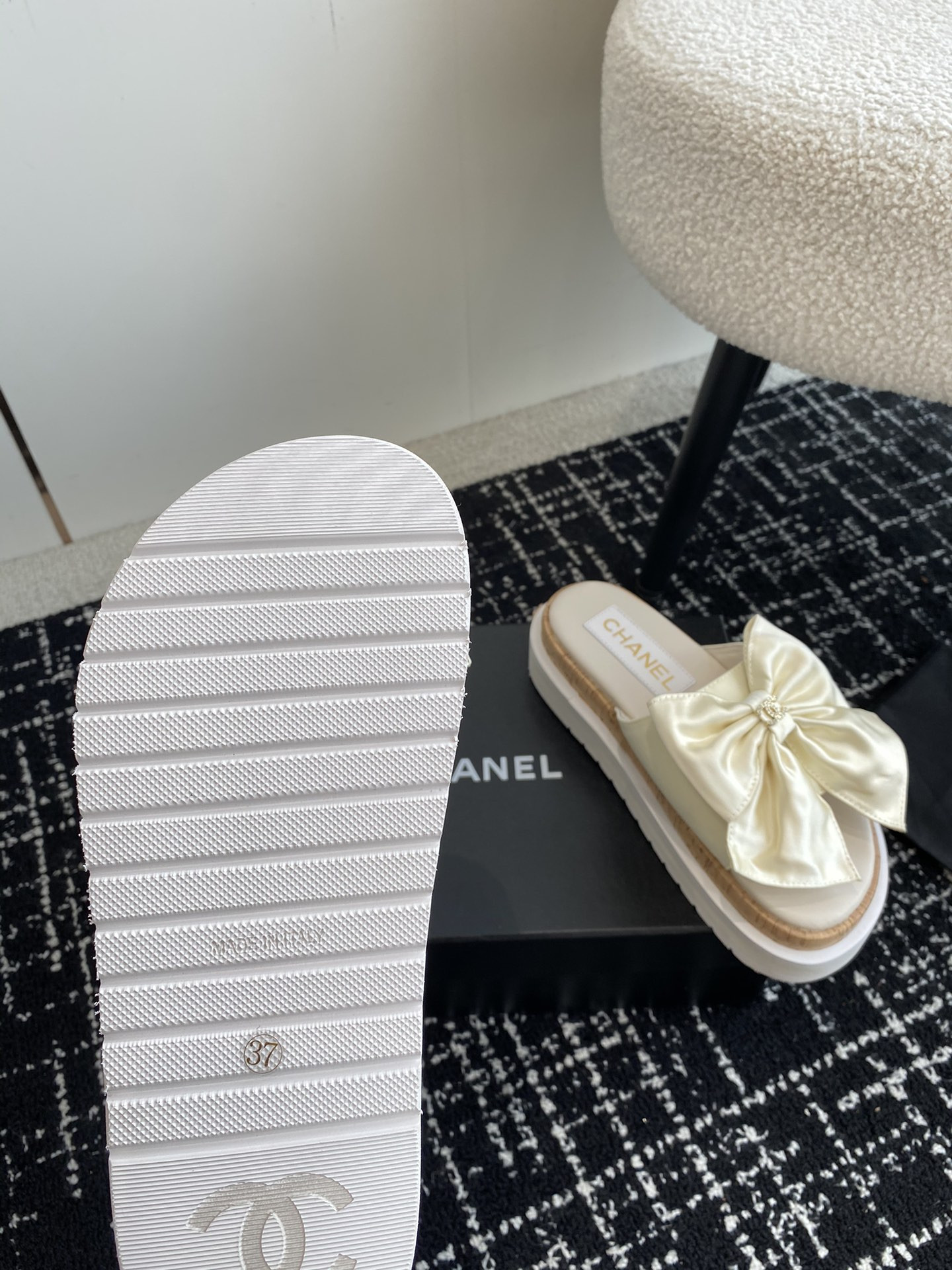 UA Ch**el PLATFORM SLIDES