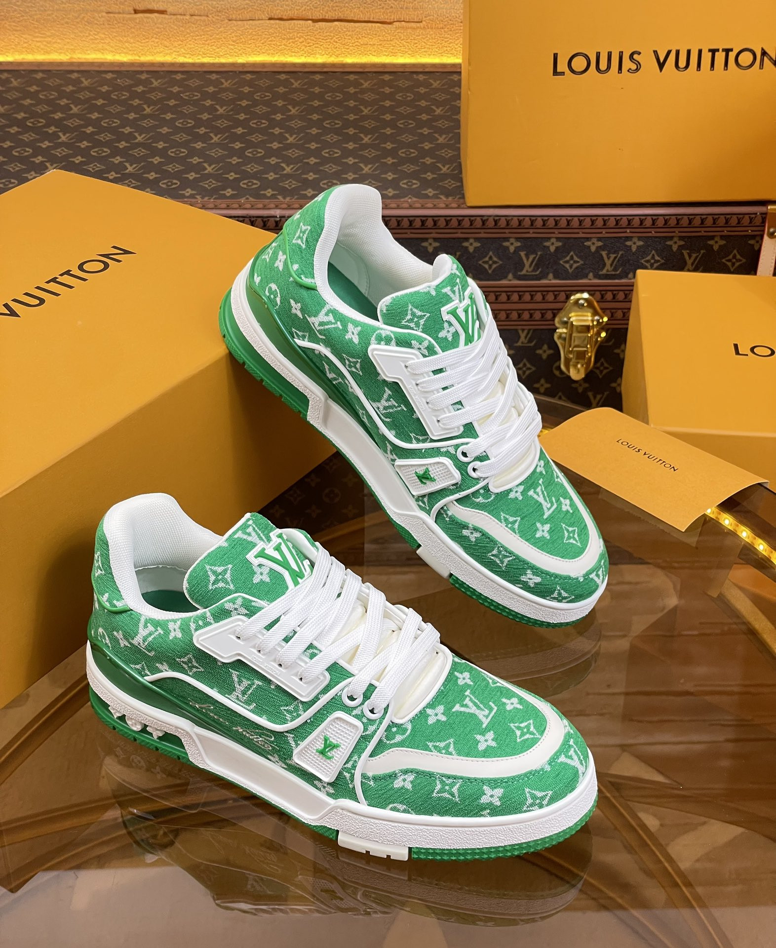 UA LV Trainer Sneaker