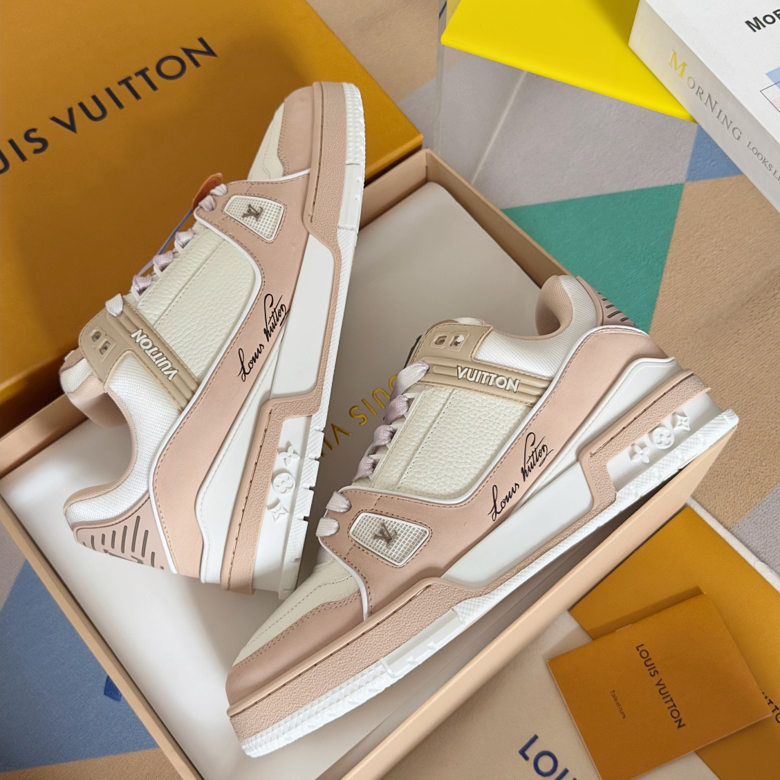 UA LV Trainer Sneaker