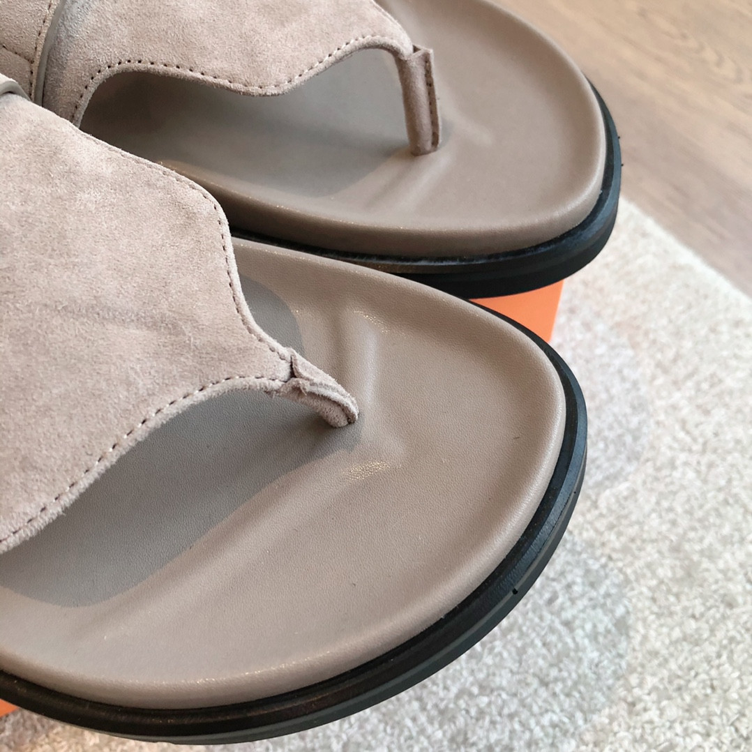 UA H**me5 Empire Sandal