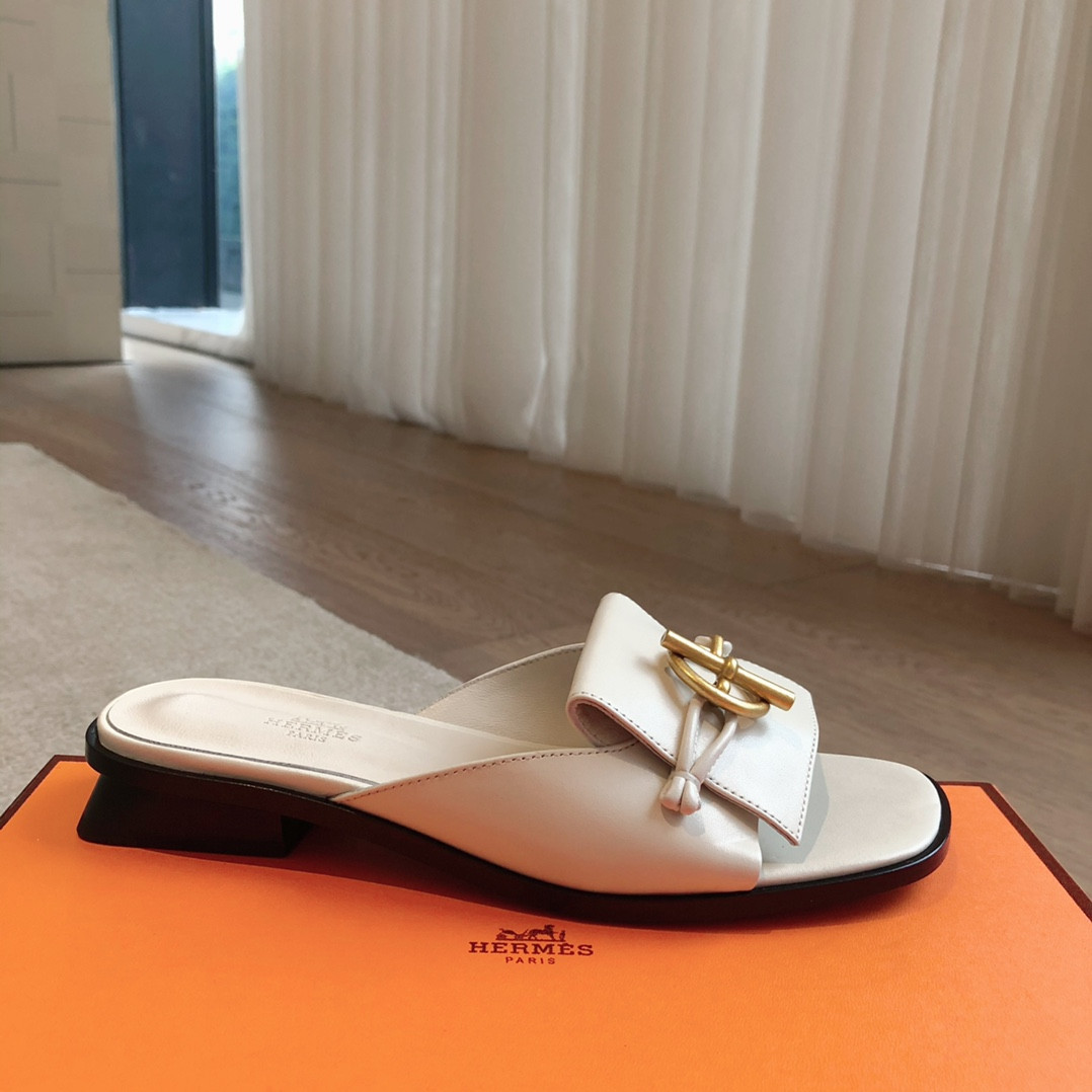 UA H**me5 Isle sandal