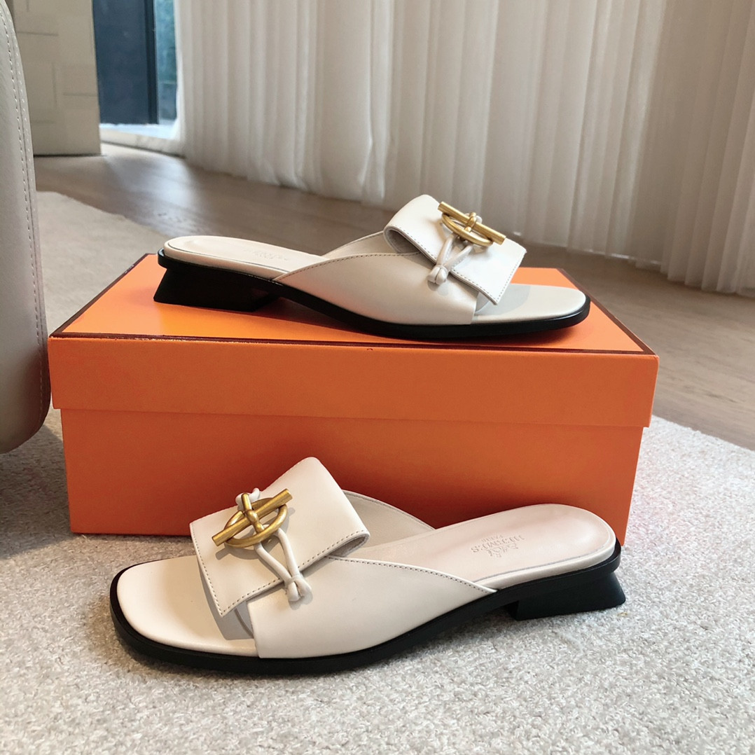 UA H**me5 Isle sandal