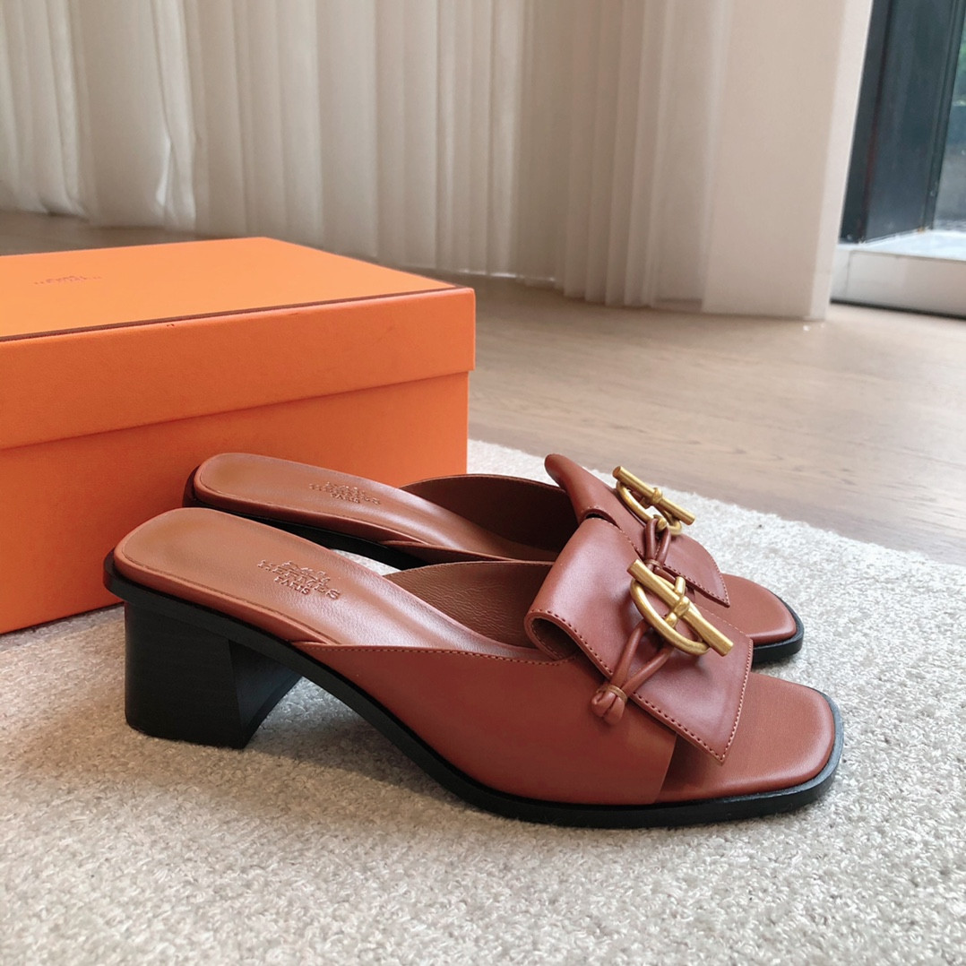 UA H**me5 Isle sandal