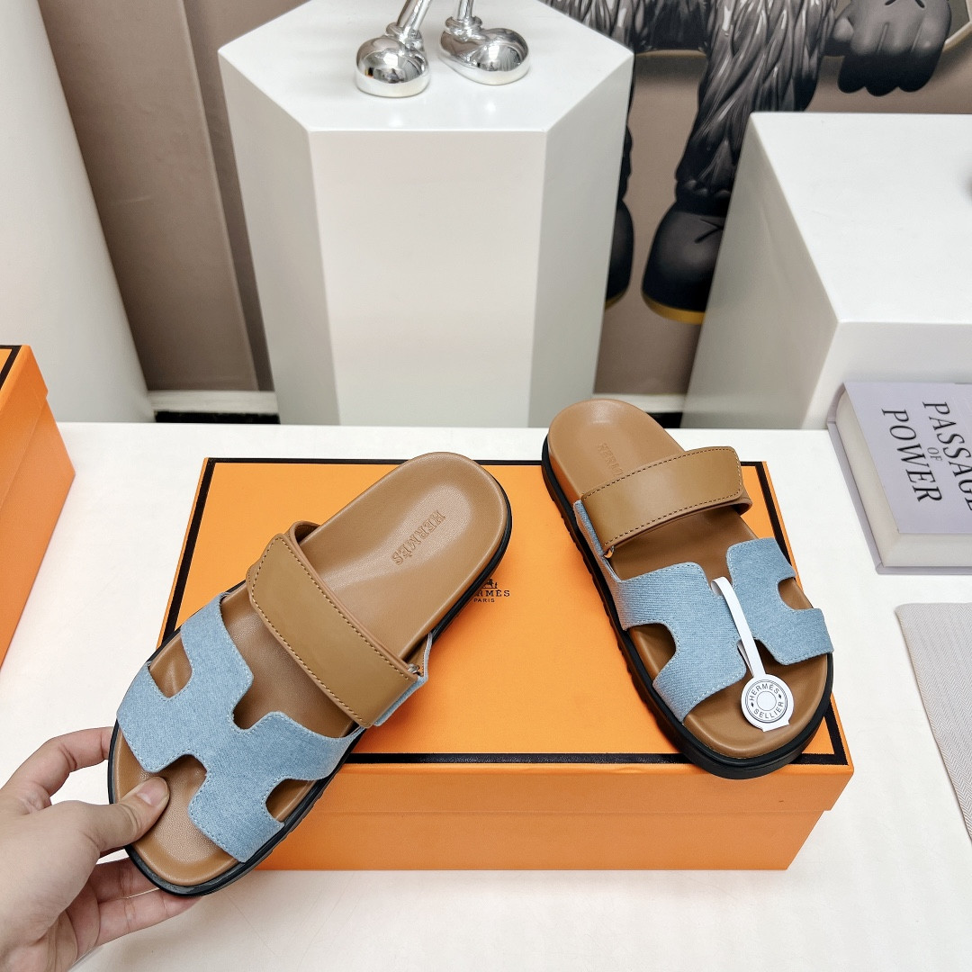 UA H**me5 Chypre sandal