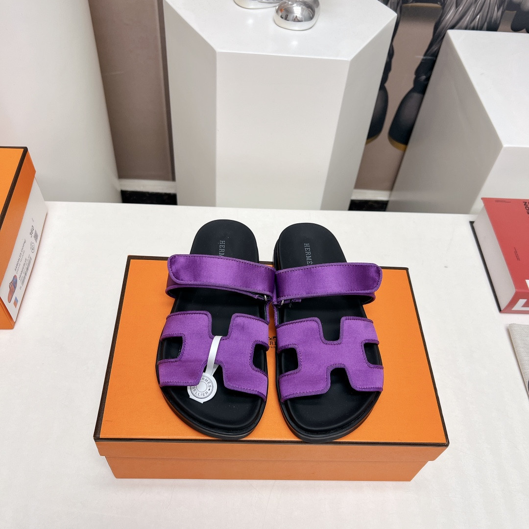 UA H**me5 Chypre sandal