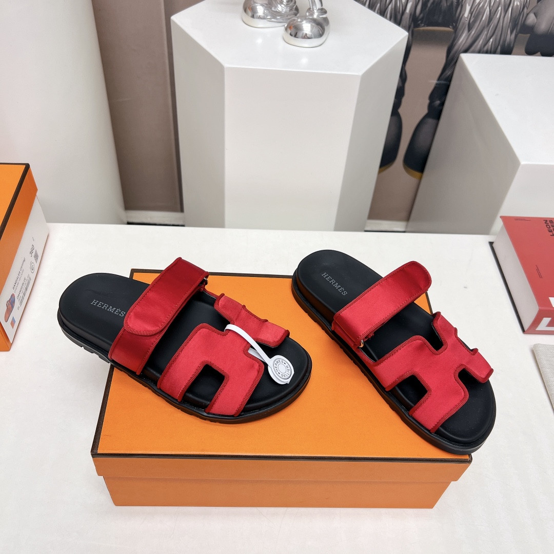 UA H**me5 Chypre sandal