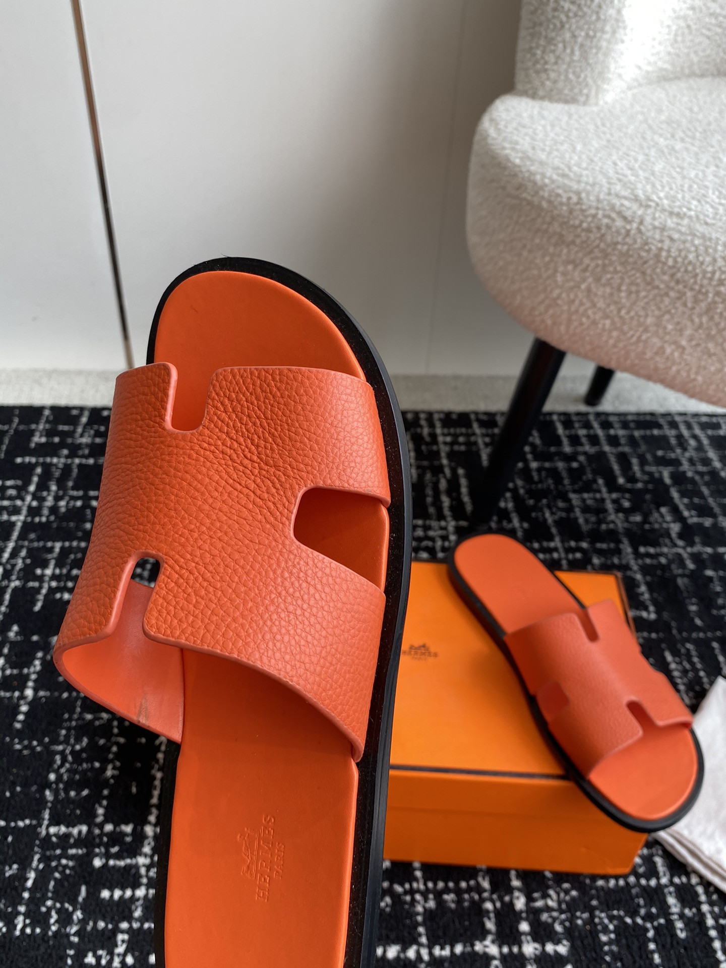 UA H**me5 Izmir sandal