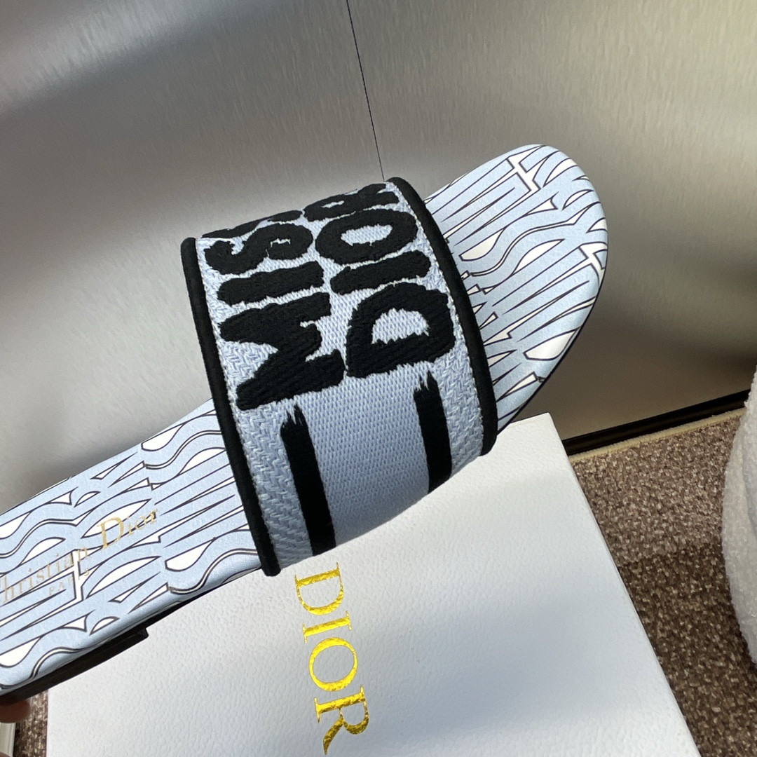 UA D10r Dway Slide