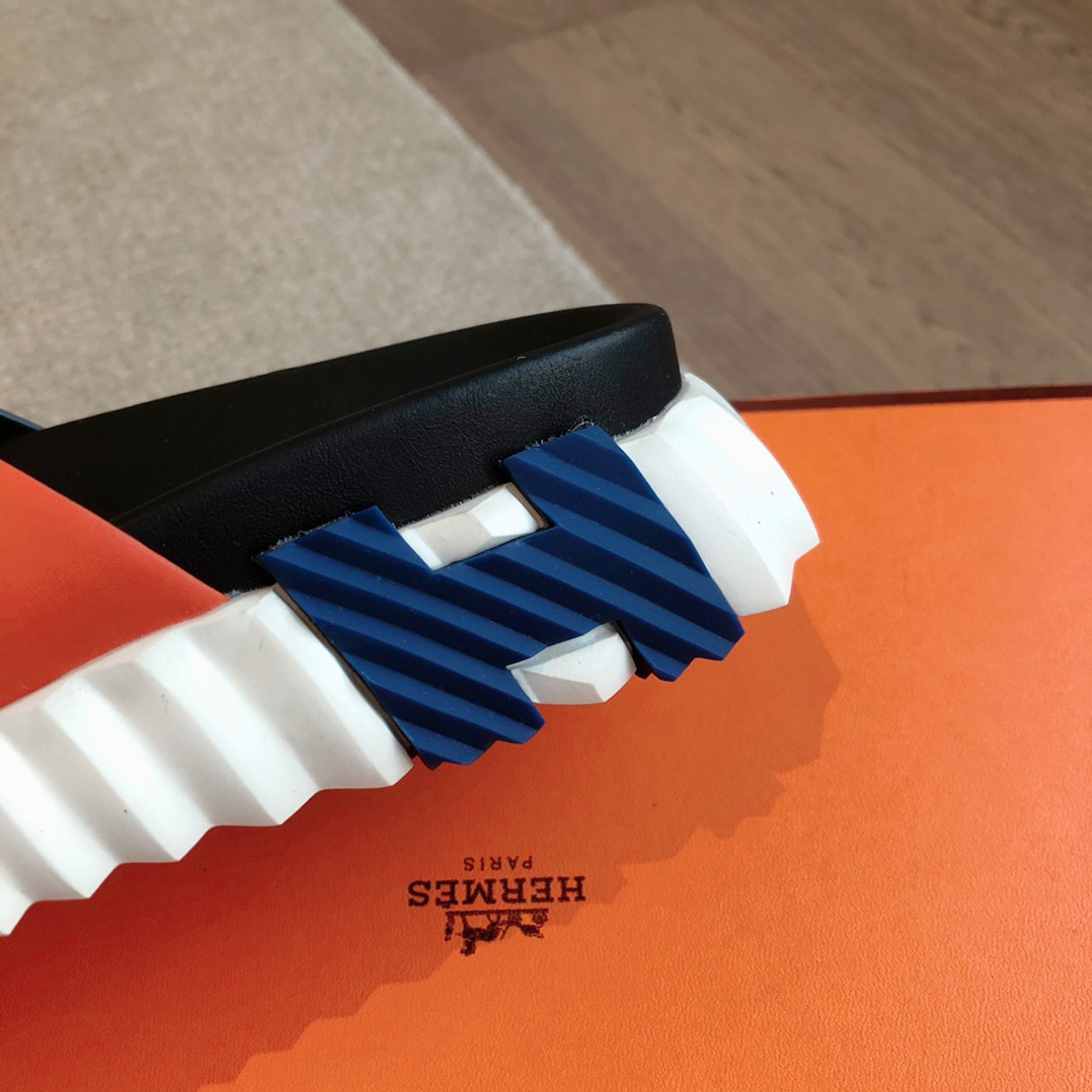 UA H**me5 Infra sandal