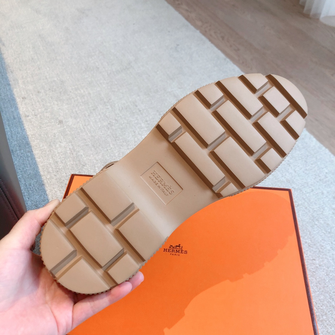 UA H**me5 Item sandal