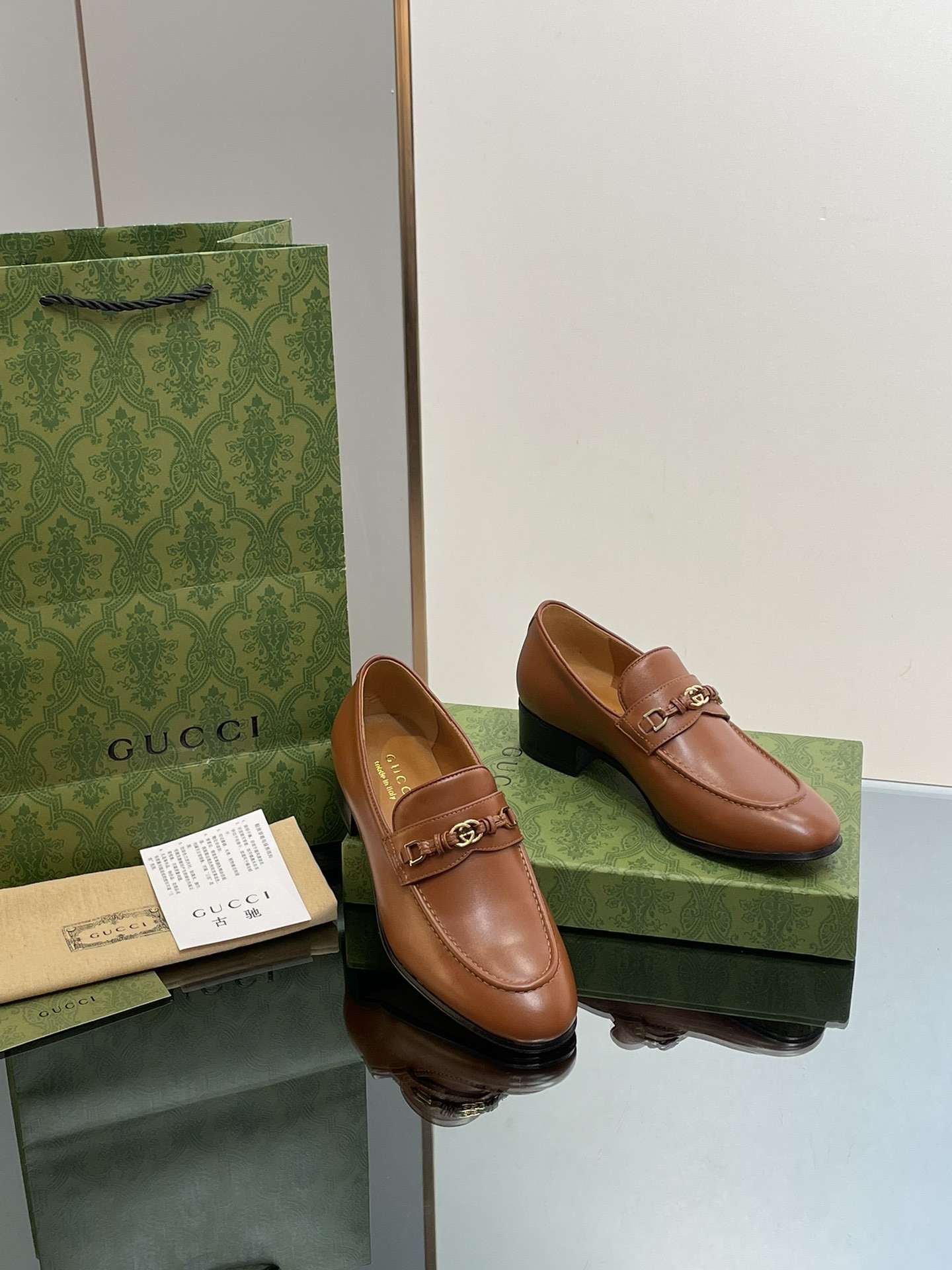 UA Gvc*1 INTERLOCKING G LOAFER