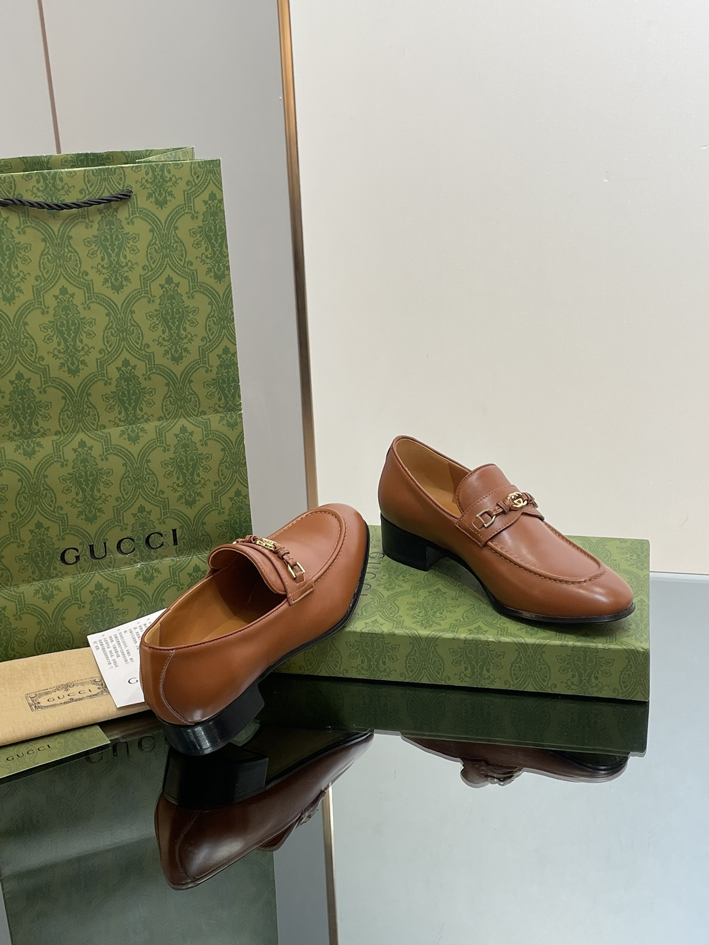 UA Gvc*1 INTERLOCKING G LOAFER