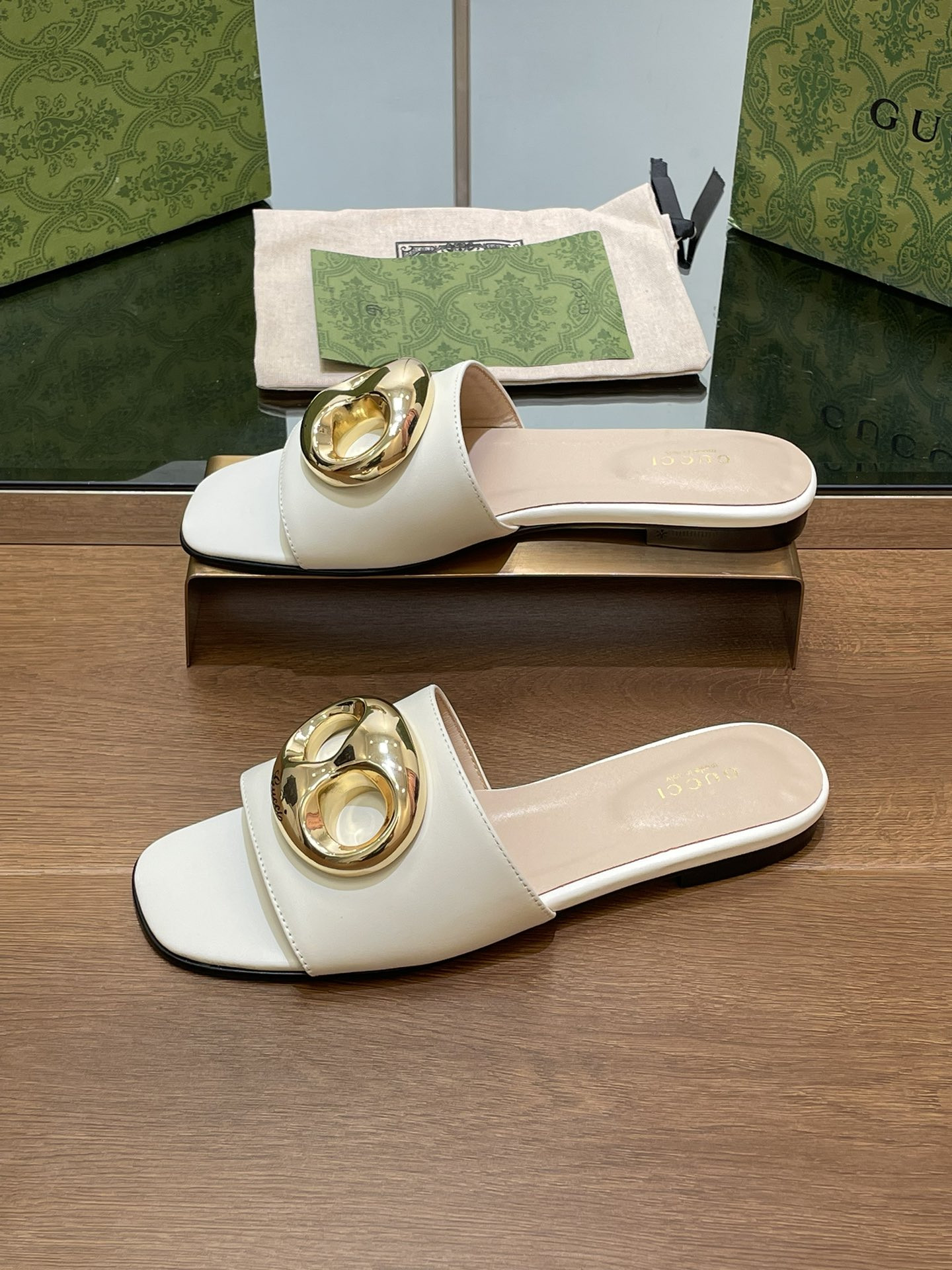 UA Gvc*1 MARINA CHAIN SLIDE