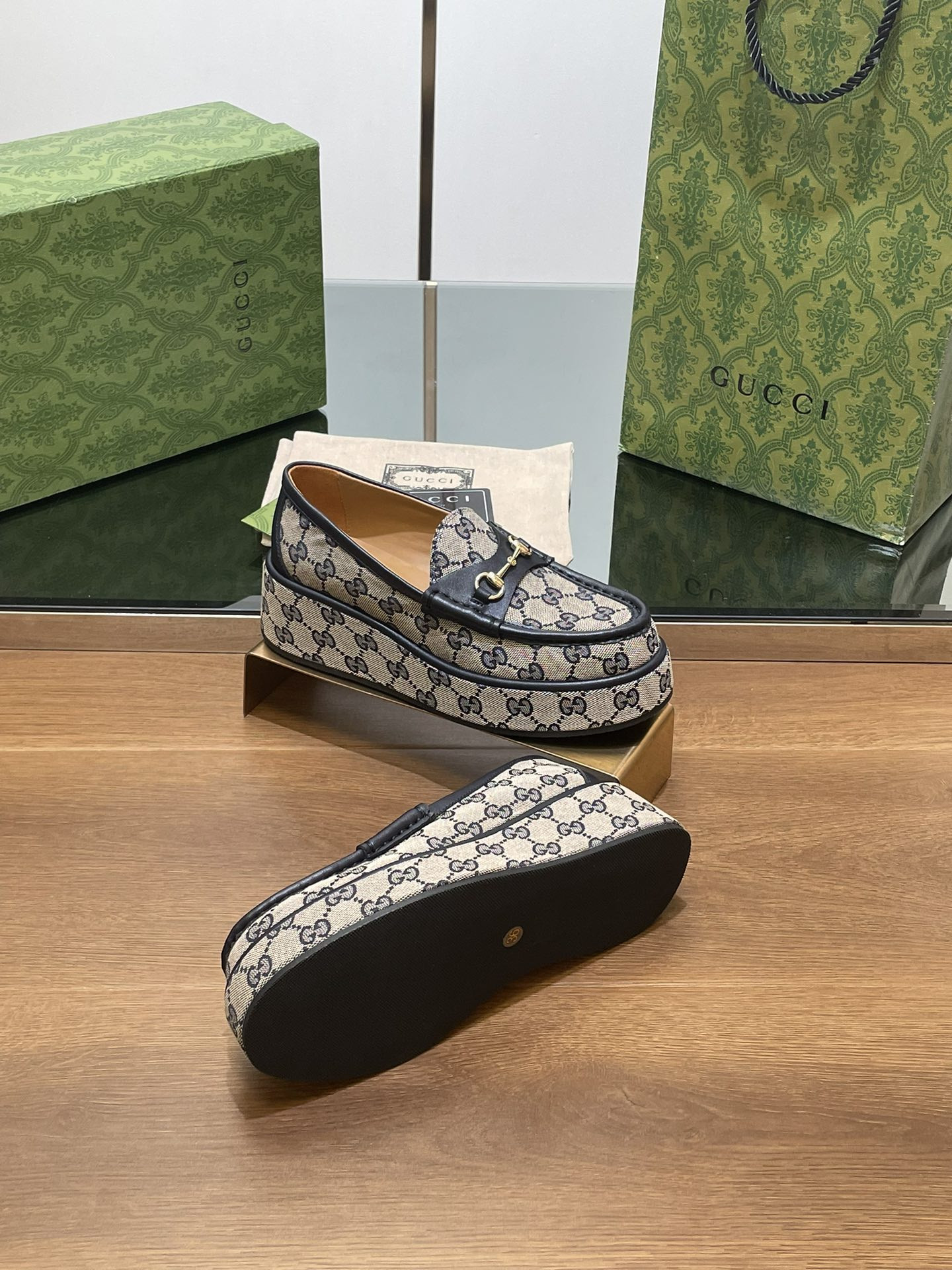 UA Gvc*1 HORSEBIT WEDGE LOAFER