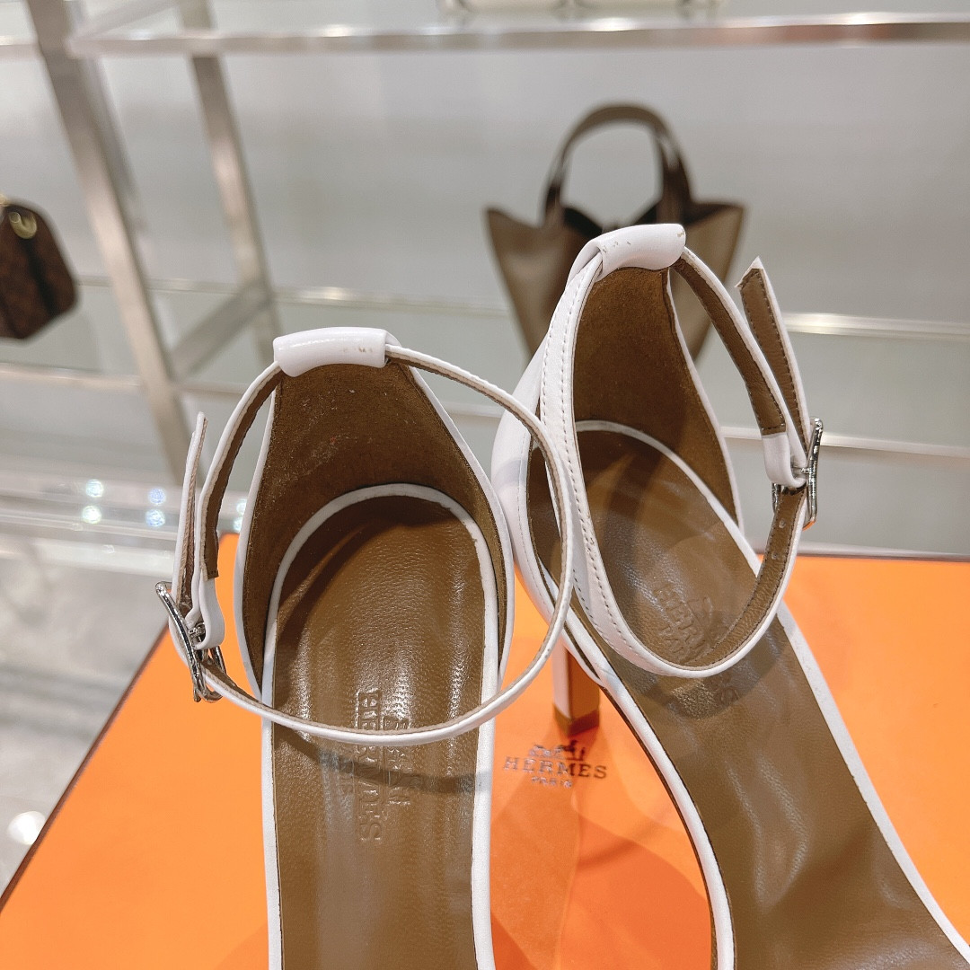 UA H**me5 Heeled Sandal