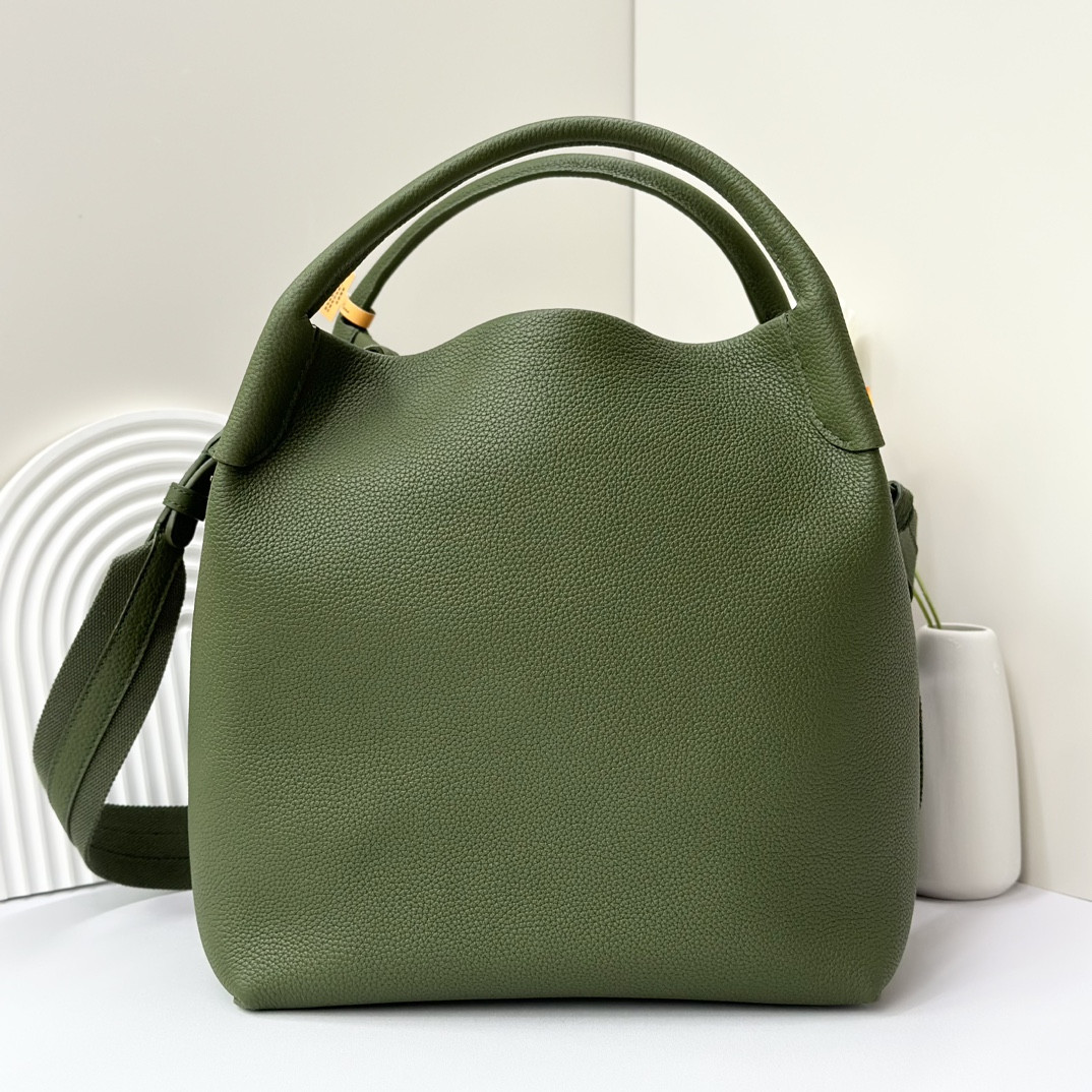 L0r0 P1ana Large Bale Bag Grained Calfskin 24 x 20 x 27 cm