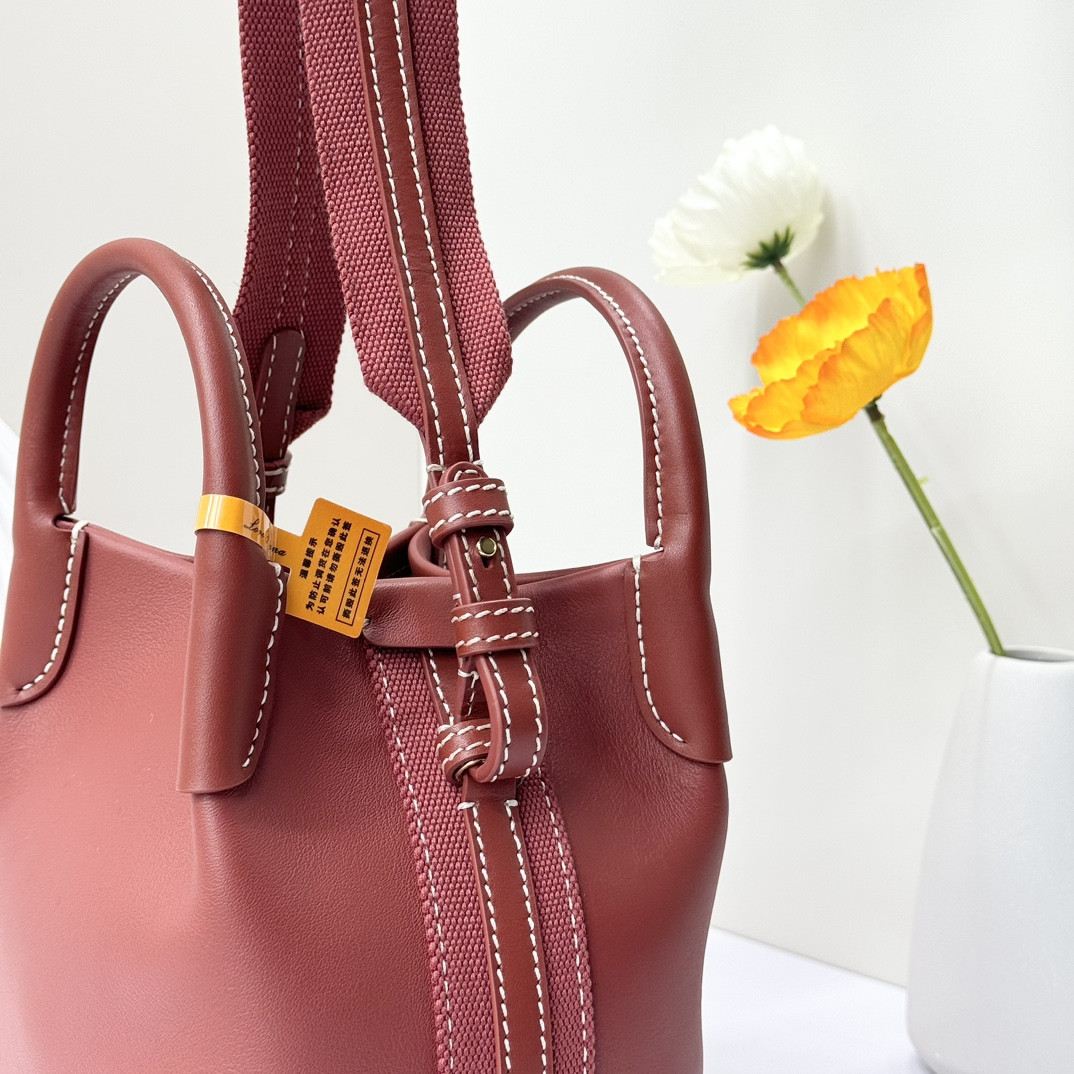 L0r0 P1ana Micro Bale bag  Smooth Calfskin 23 x 16 x 14 cm