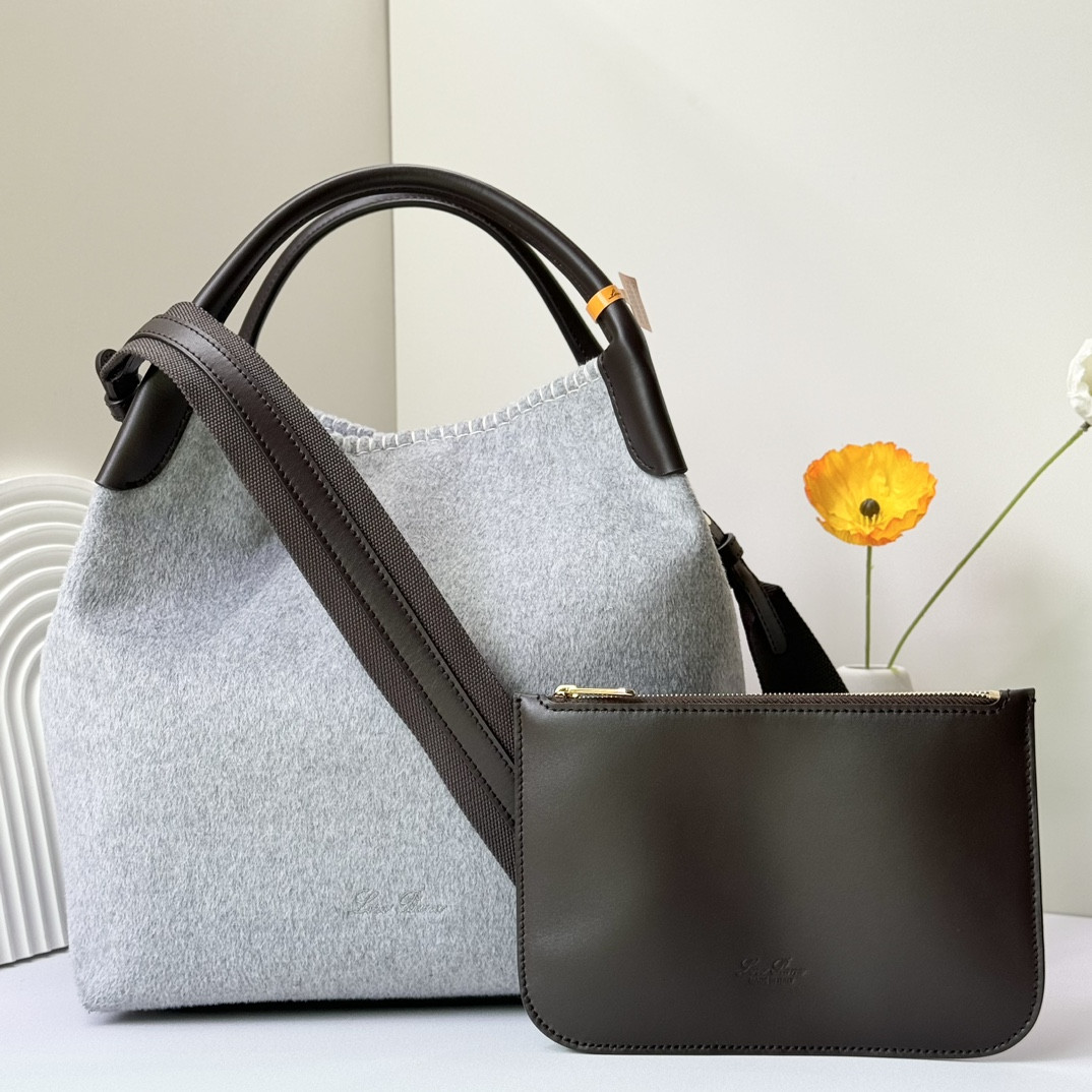 L0r0 P1ana Large Bale Bag 24 x 20 x 27 cm