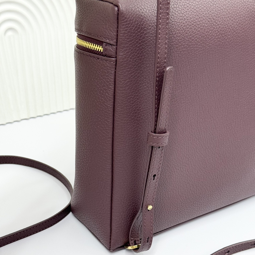L0r0 P1ana Extra Pocket backpack L23.5 Grained Calfskin 23 x 21 x 8 cm