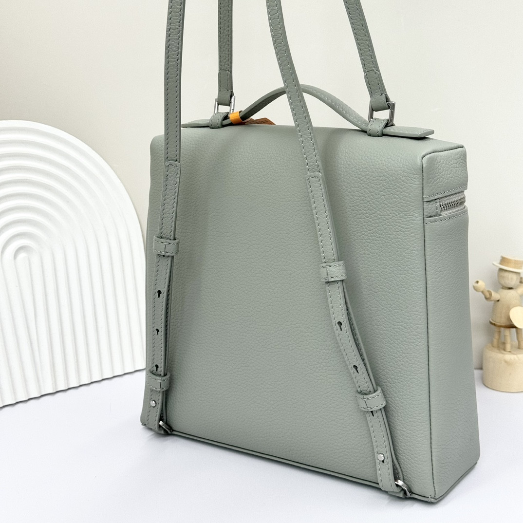 L0r0 P1ana Extra Pocket backpack L23.5 Grained Calfskin 23 x 21 x 8 cm
