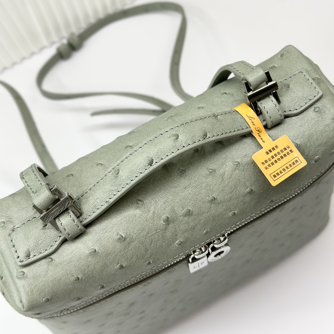 L0r0 P1ana Extra Pocket backpack L23.5 Ostrich-grained Leather 23 x 21 x 8 cm
