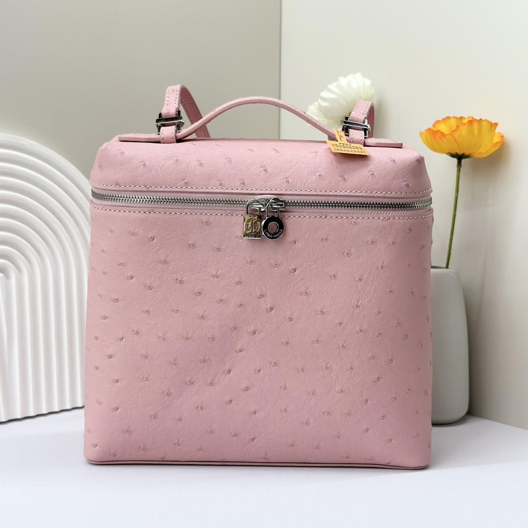 L0r0 P1ana Extra Pocket backpack L23.5 Ostrich-grained Leather 23 x 21 x 8 cm