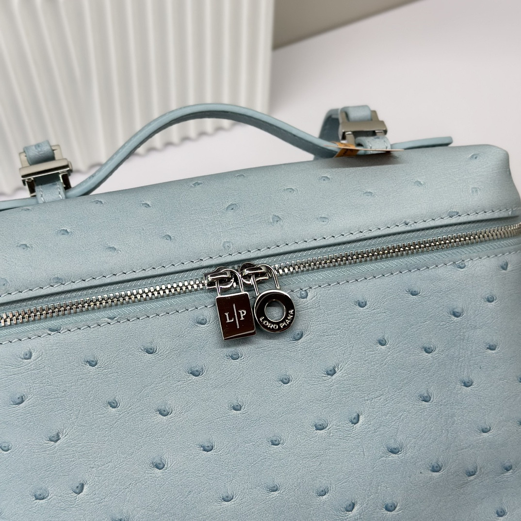 L0r0 P1ana Extra Pocket backpack L23.5 Ostrich-grained Leather 23 x 21 x 8 cm