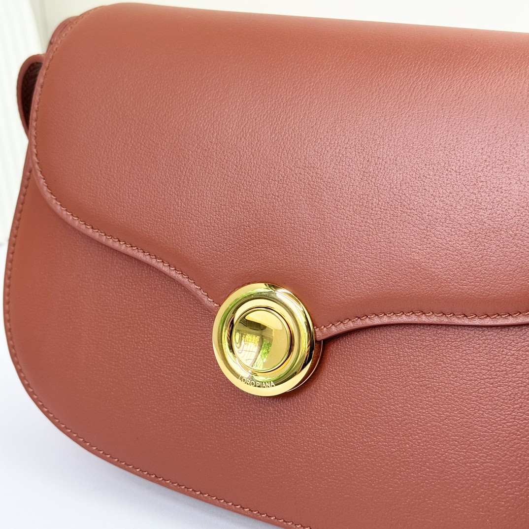 L0r0 P1ana Small Ghiera Bag 23x16x8 cm