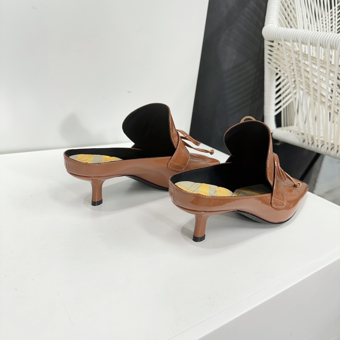 UA Bv*b*rry Mules
