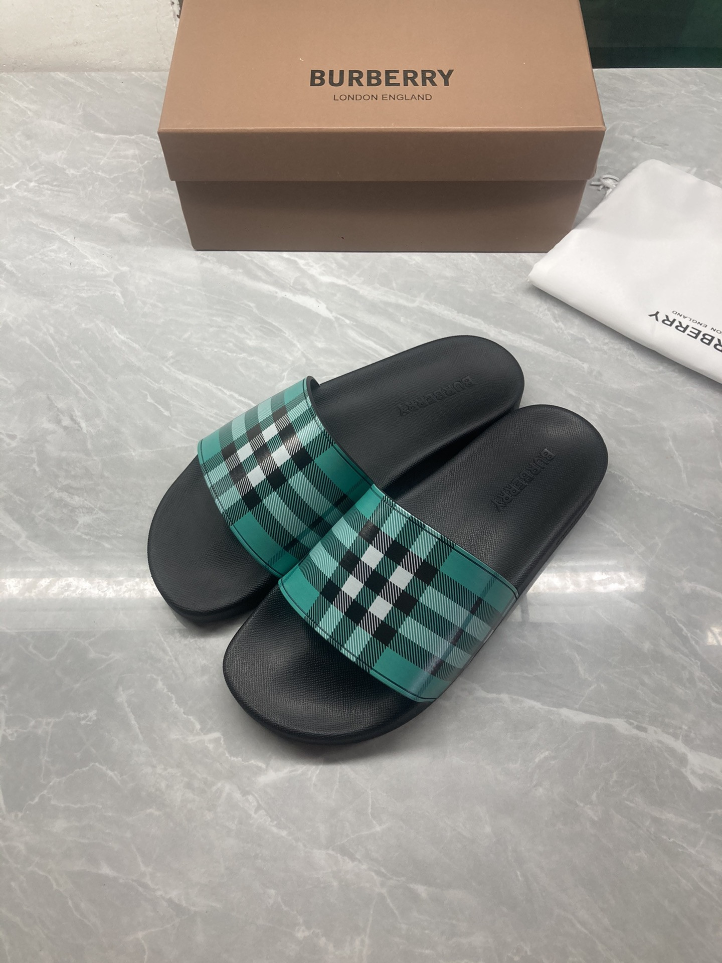 Bv*b*rry Check Slides