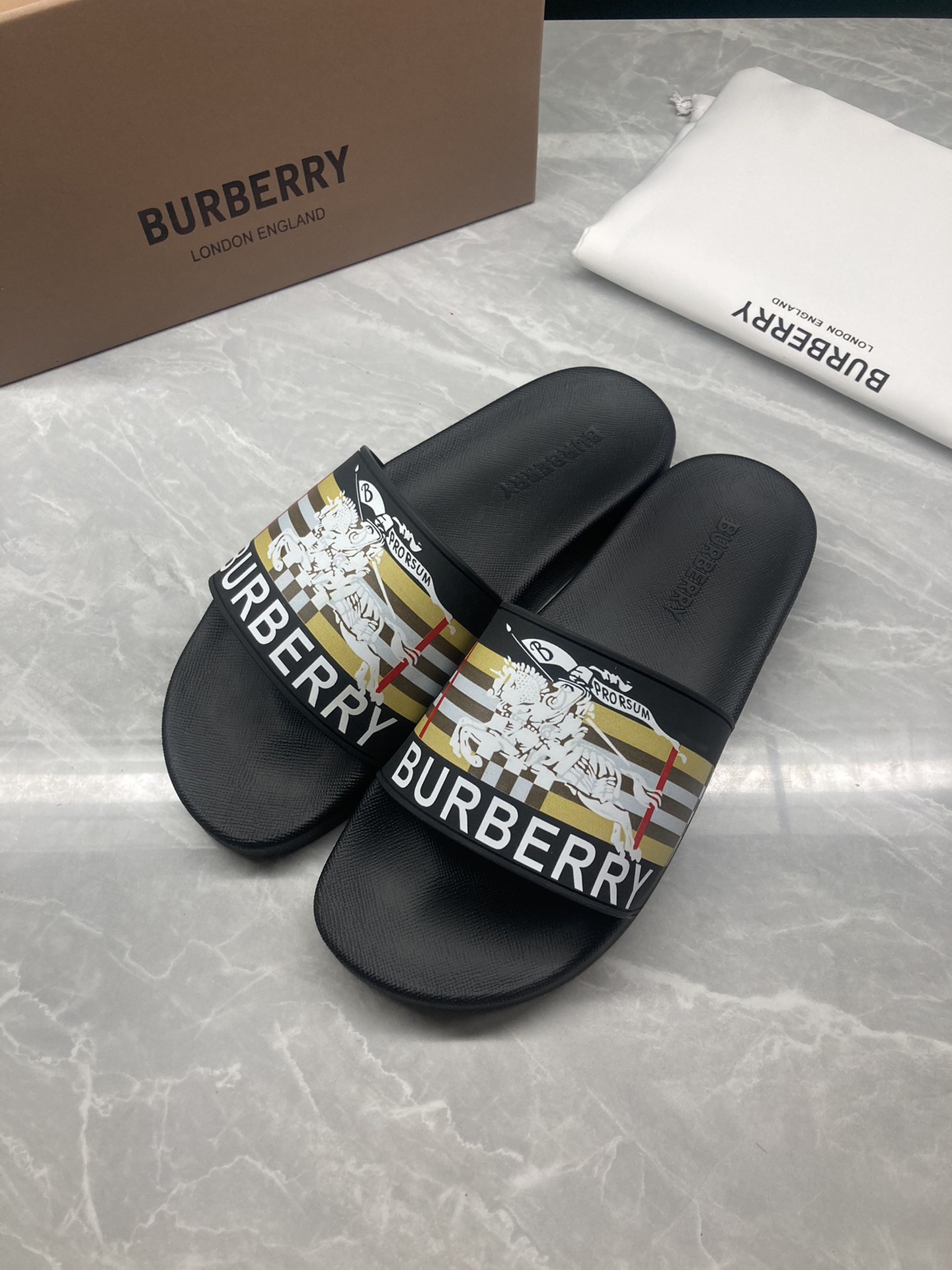 Bv*b*rry Slides