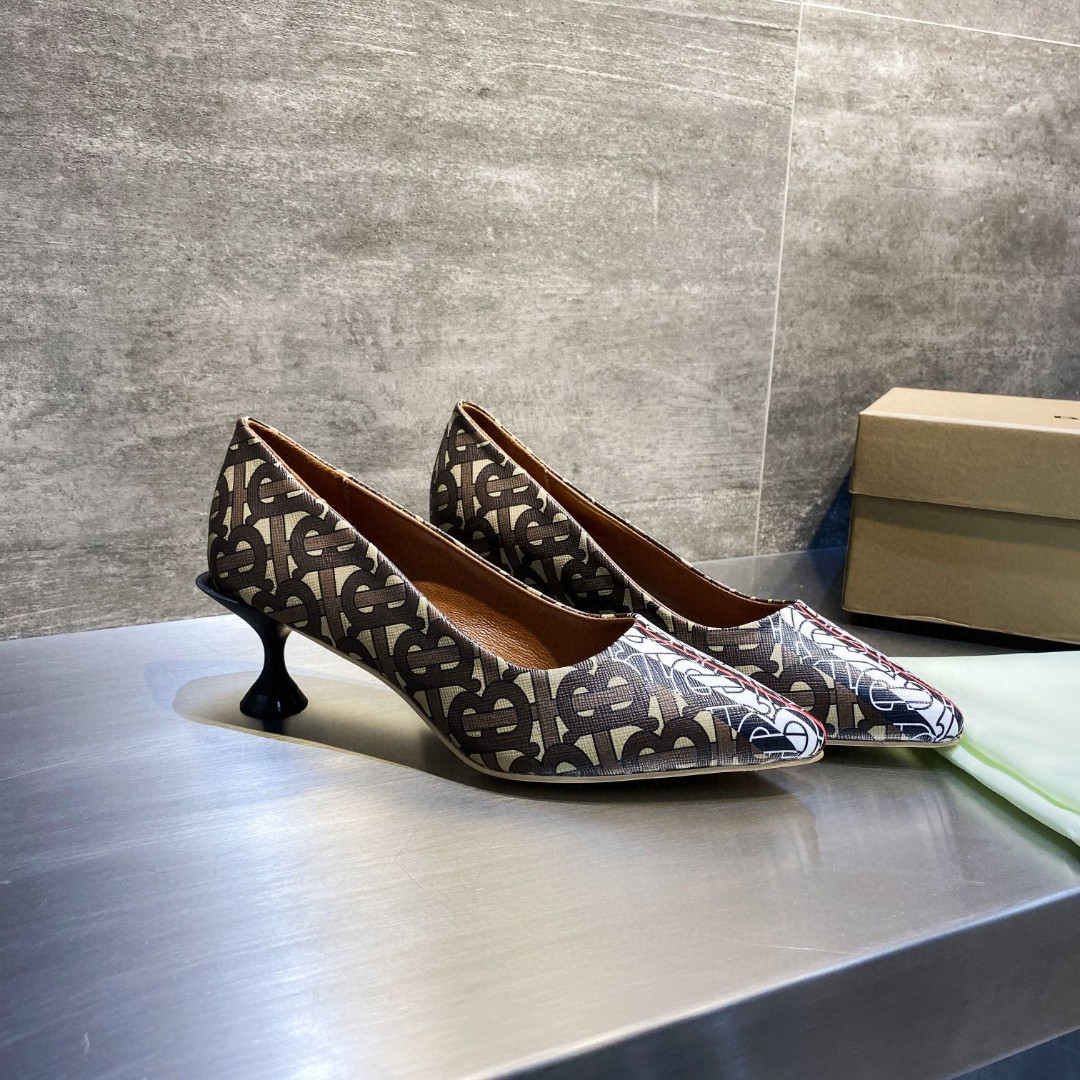 UA Bv*b*rry Pumps