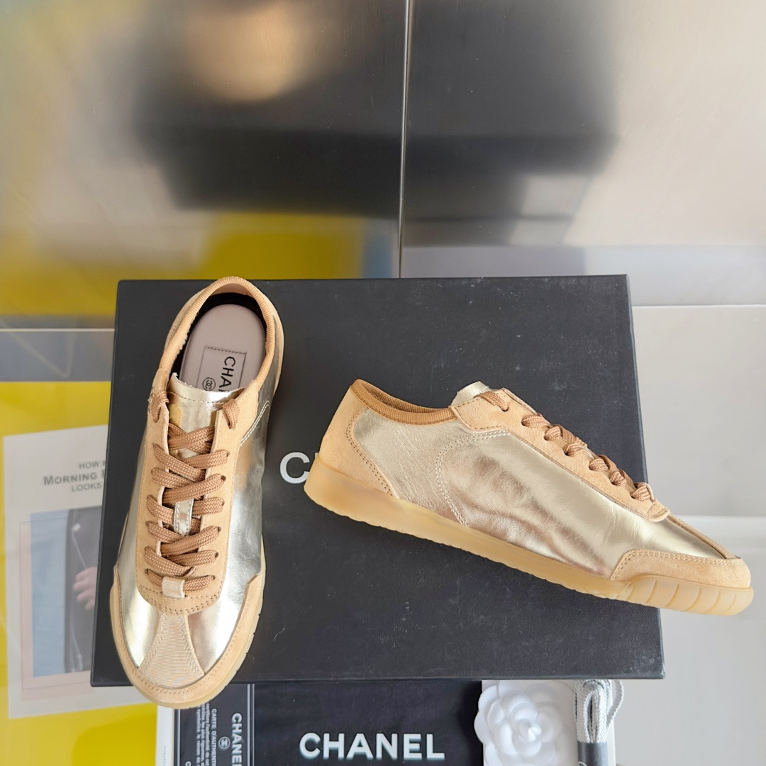UA Ch**el SNEAKER