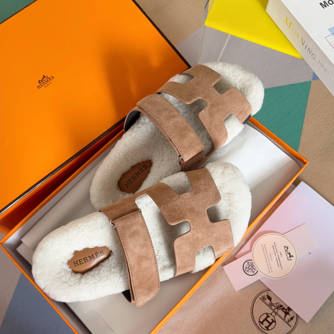 UA H**me5 Chypre sandal