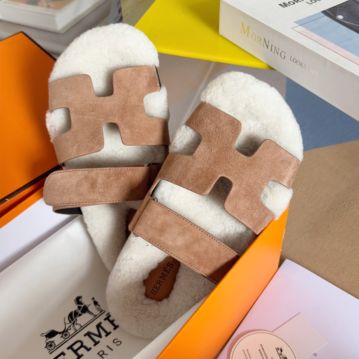 UA H**me5 Chypre sandal